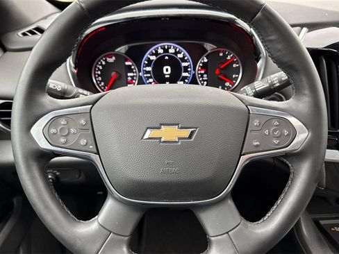 Used 2023 Chevrolet Traverse Premier image 32