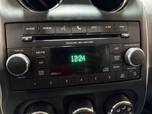 Used 2014 Jeep Compass Latitude w/ Sun/Sound Group AWD/4WD image 16