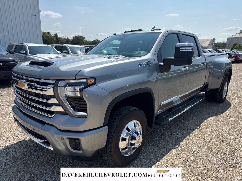 Used 2025 Chevrolet Silverado 3500 High Country w/ High Country Premium Package AWD/4WD image 1