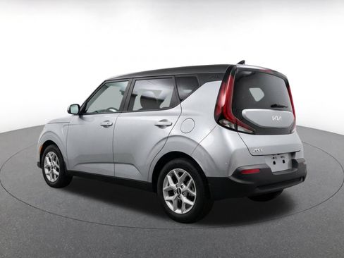 Used 2025 Kia Soul LX w/ LX Technology Package FWD image 7