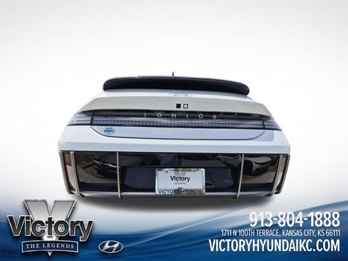Used 2025 Hyundai Ioniq 6 SE RWD image 4