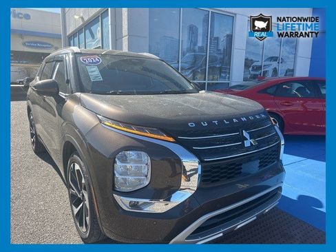 Used 2024 Mitsubishi Outlander SEL Black Edition image 1