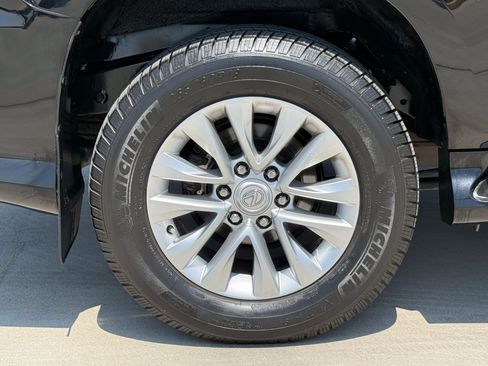 Used 2017 Lexus GX 460 Premium w/ Premium Package AWD/4WD image 14