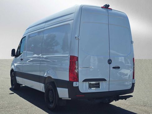 Used 2025 Mercedes-Benz Sprinter 2500 image 5