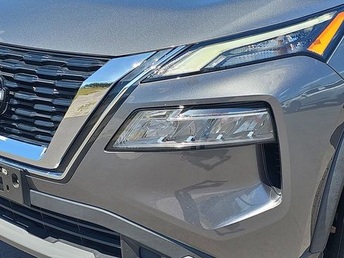 Used 2023 Nissan Rogue SV AWD/4WD image 33