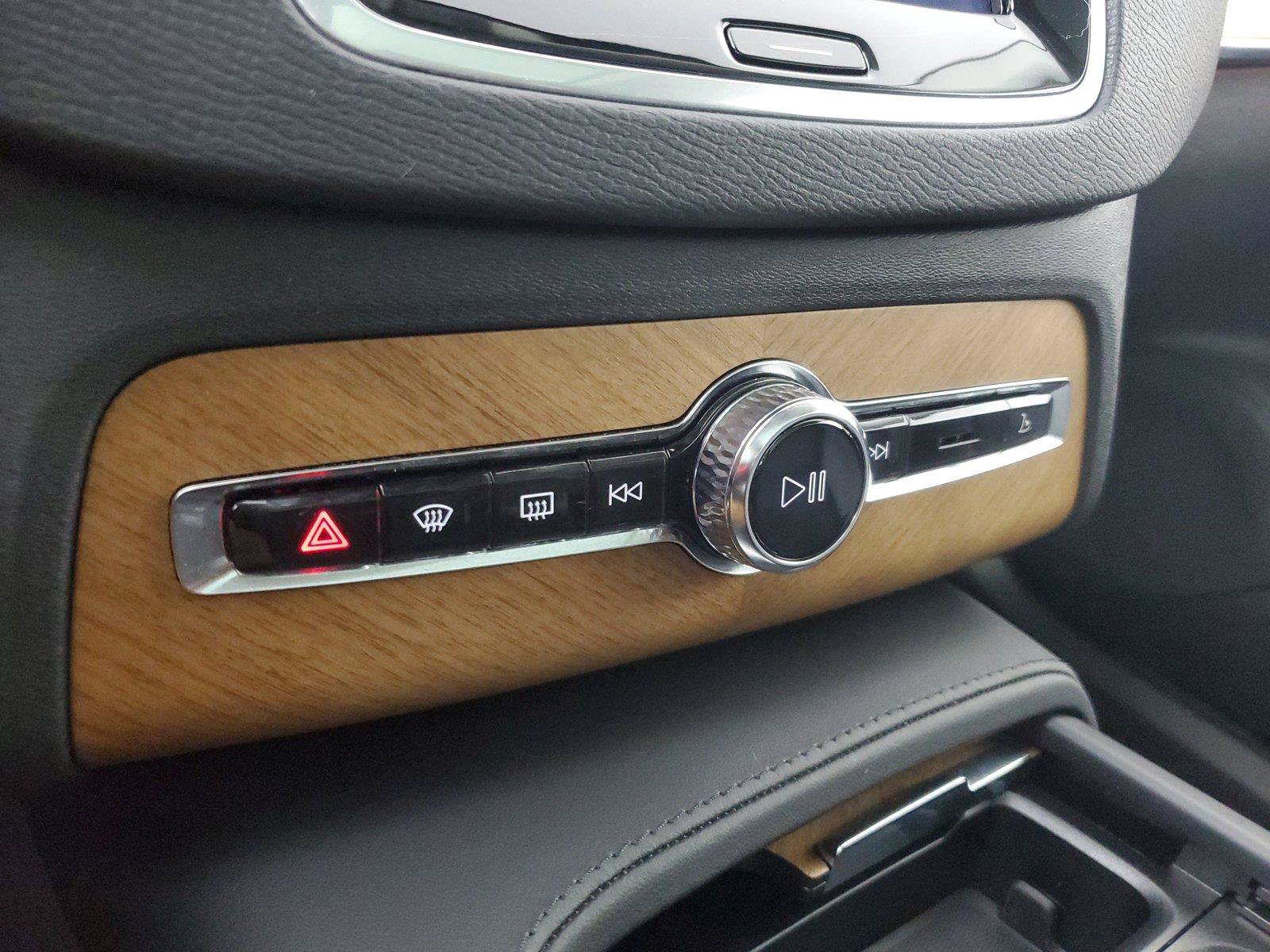 Certified 2024 Volvo XC90 B6 Plus AWD/4WD image 31