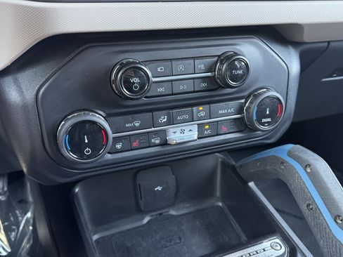 Used 2022 Ford Bronco Wildtrak image 26