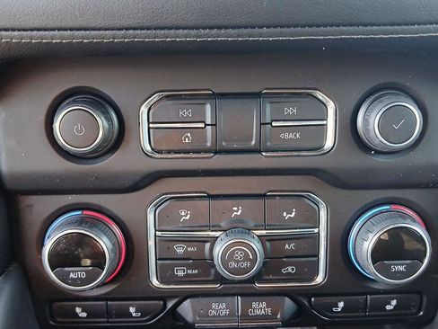 Used 2024 Chevrolet Tahoe Z71 image 15