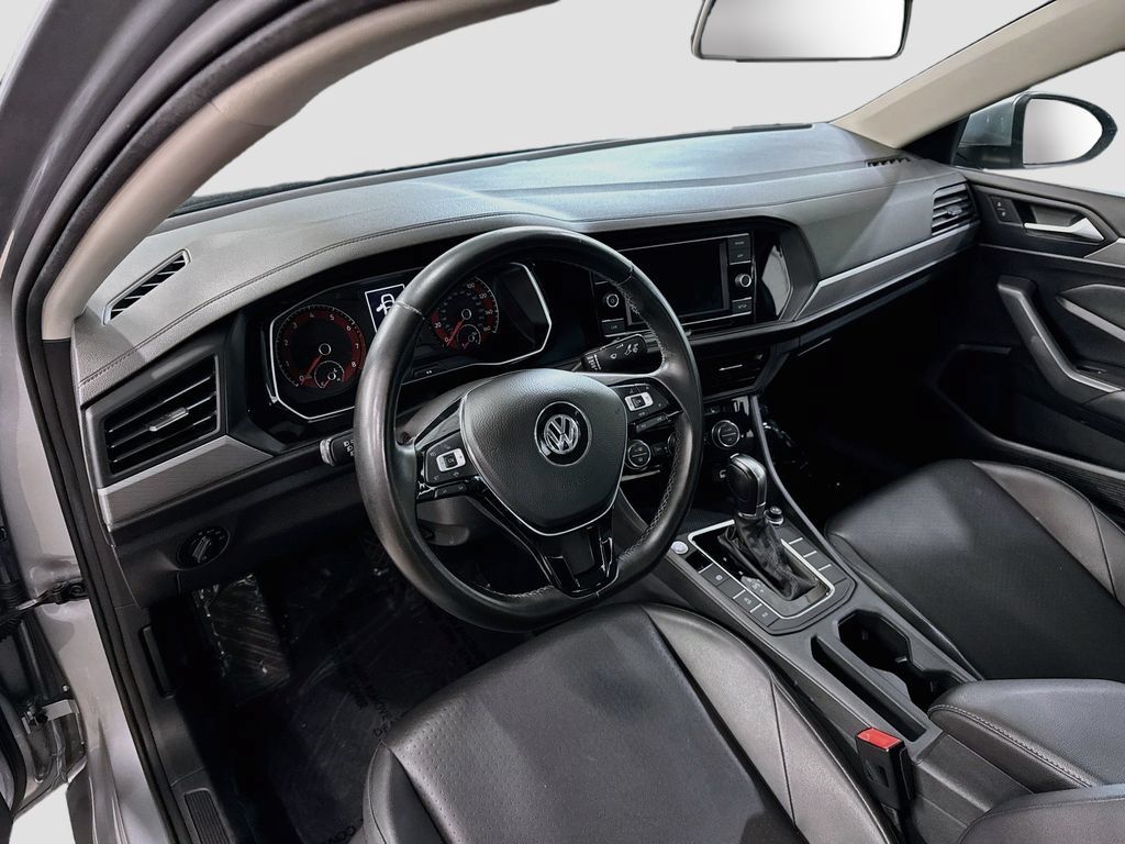 Used 2019 Volkswagen Jetta SE w/ Cold Weather Package FWD image 9