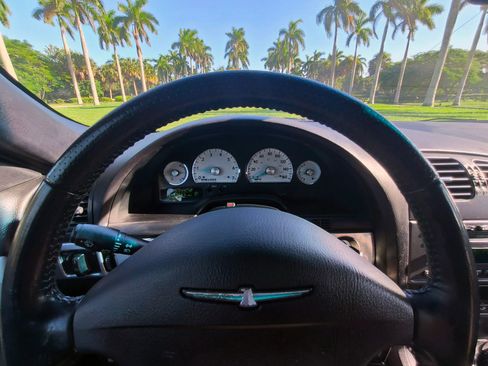 Used 2004 Ford Thunderbird image 22