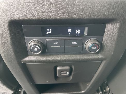 Used 2018 Chevrolet Traverse LT AWD/4WD image 18
