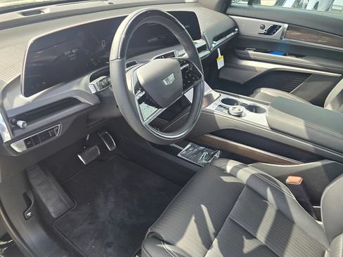 New 2027 Cadillac Vistiq Luxury AWD/4WD image 23