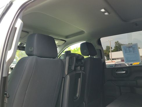 Used 2022 Chevrolet Silverado 2500 Custom w/ Custom Value Package AWD/4WD image 13