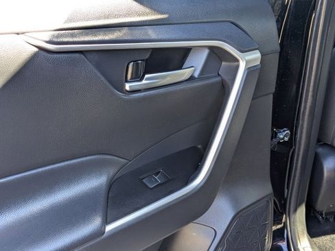 Used 2025 Toyota RAV4 XLE image 22