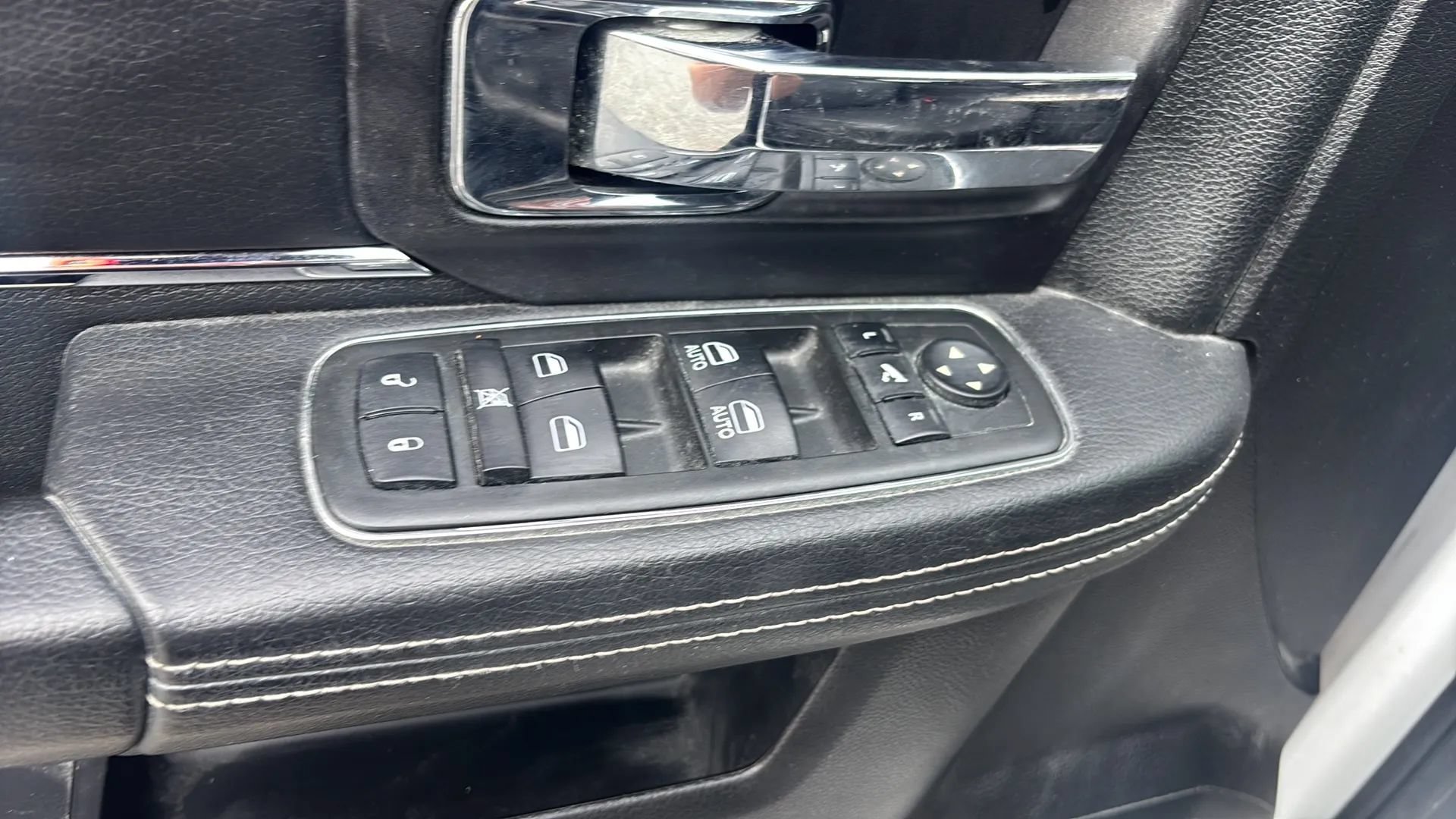 Used 2014 RAM 1500 Laramie w/ Convenience Group AWD/4WD image 20