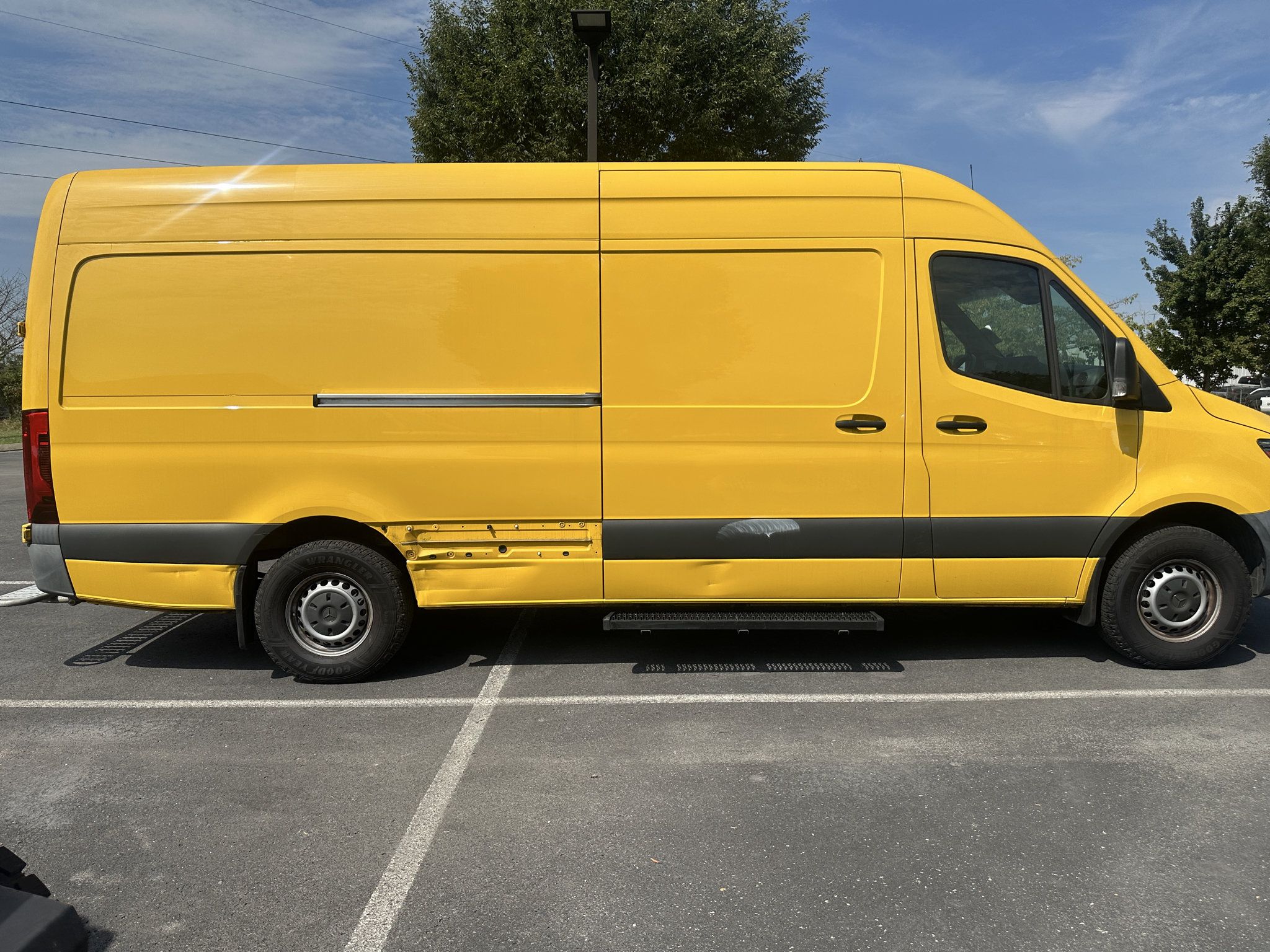 Used 2021 Mercedes-Benz Sprinter 2500 w/ Acoustic Package image 5