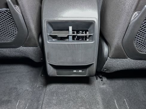 Used 2025 Jeep Wagoneer S Limited image 28