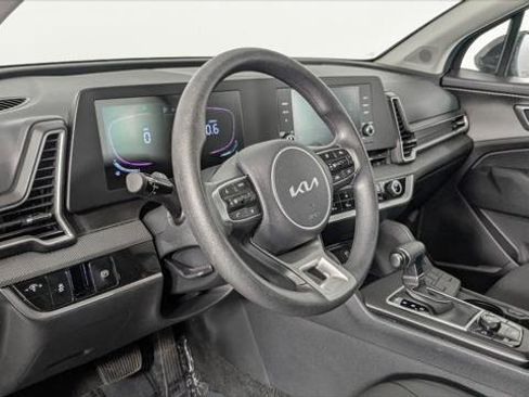 Used 2024 Kia Sportage LX image 24