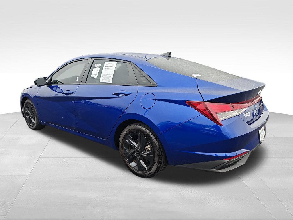 Used 2023 Hyundai Elantra SEL FWD image 3