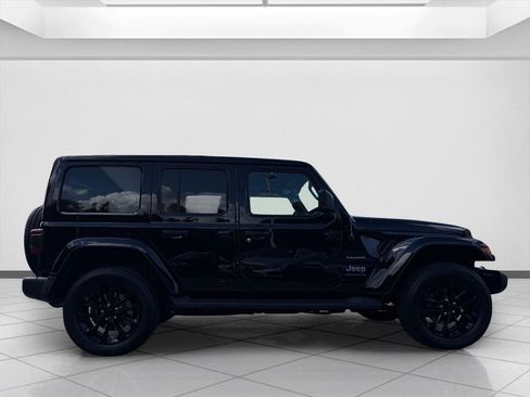 Used 2023 Jeep Wrangler Unlimited Sahara w/ Cold Weather Group AWD/4WD image 6