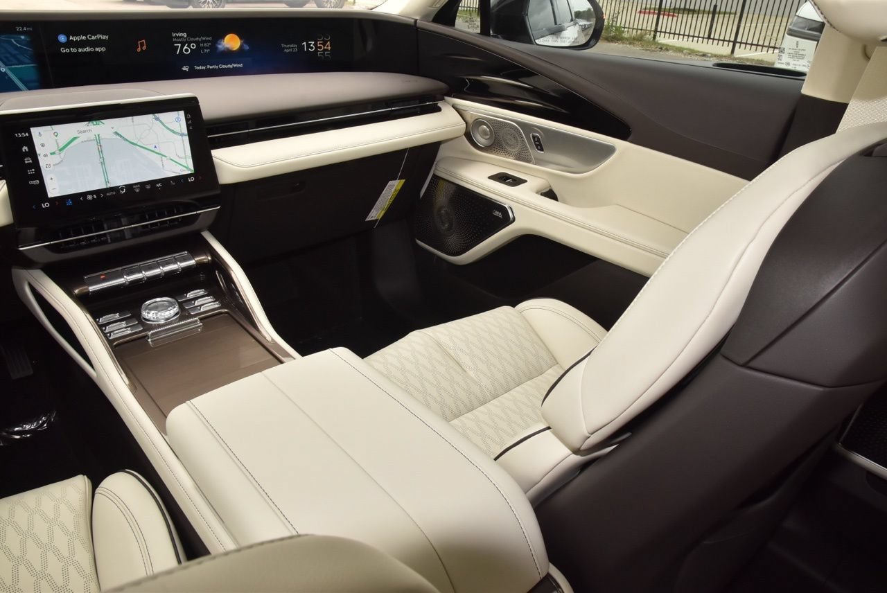 New 2026 Lincoln Nautilus Black Label AWD/4WD image 17
