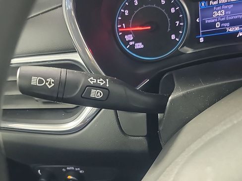 Used 2020 Chevrolet Equinox LT image 23