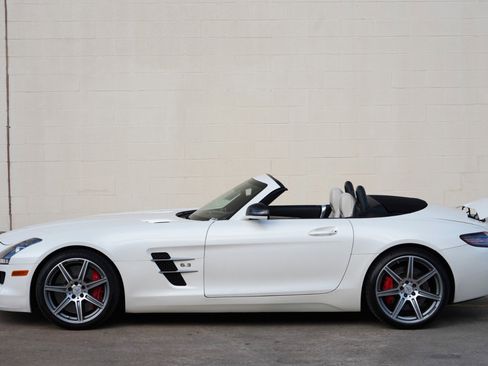 Used 2012 Mercedes-Benz SLS AMG Roadster image 46