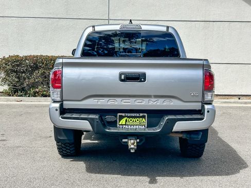 Used 2021 Toyota Tacoma TRD Off-Road w/ Technology Package AWD/4WD image 7