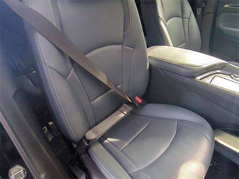 Used 2022 Buick Enclave Essence w/ Sport Touring Edition image 25