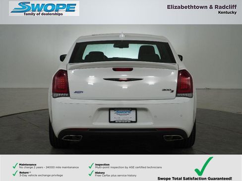 Used 2023 Chrysler 300 S w/ Comfort Group image 4