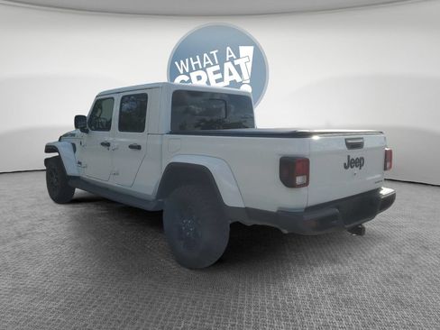 Used 2025 Jeep Gladiator Sport AWD/4WD image 6