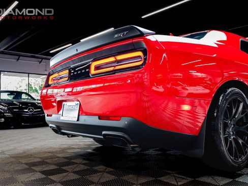 Used 2015 Dodge Challenger SRT Hellcat RWD image 29