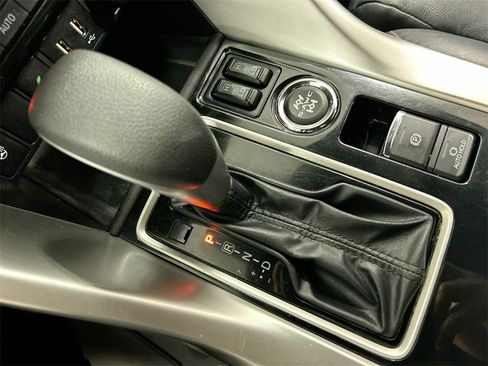 Used 2022 Mitsubishi Eclipse Cross SEL image 18