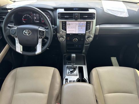 Used 2022 Toyota 4Runner SR5 Premium w/ Moonroof Package RWD image 9