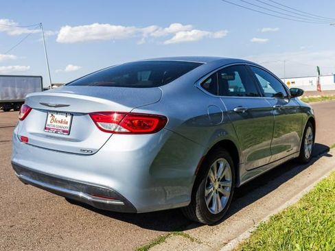 Used 2015 Chrysler 200 Limited FWD image 5
