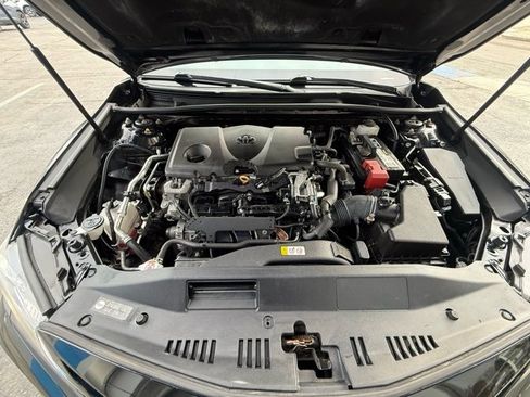 Used 2018 Toyota Camry SE w/ Moonroof Package image 28