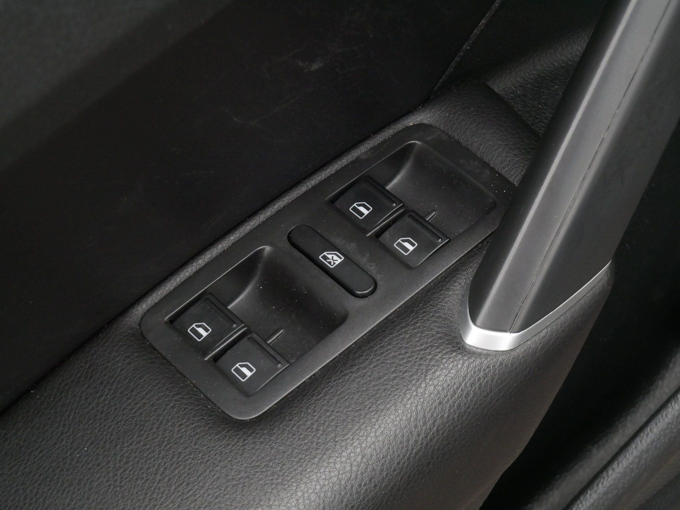 Certified 2020 Volkswagen Passat 2.0T R-Line FWD image 19