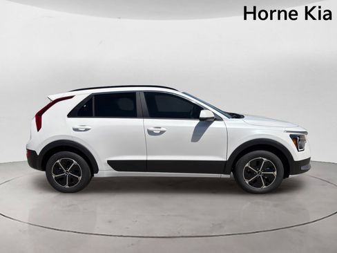 New 2026 Kia Niro LX FWD image 3
