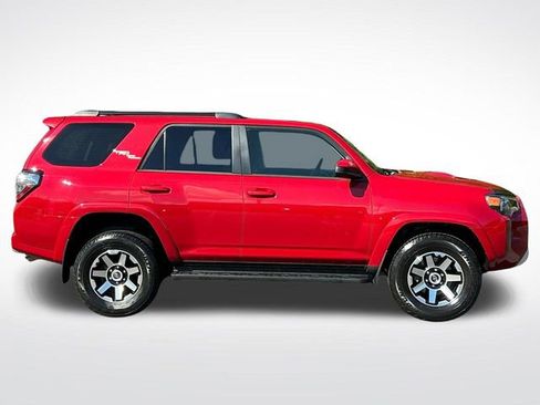 Used 2024 Toyota 4Runner TRD Off-Road AWD/4WD image 8