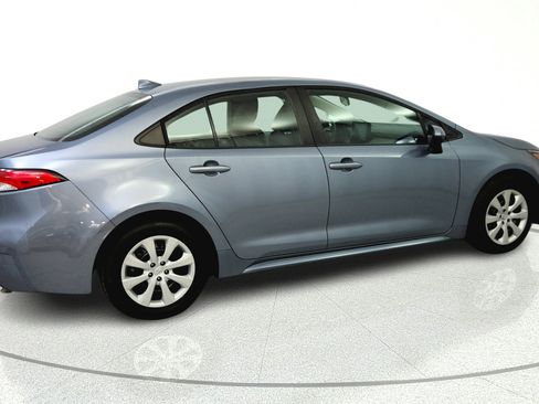Used 2022 Toyota Corolla LE FWD image 7