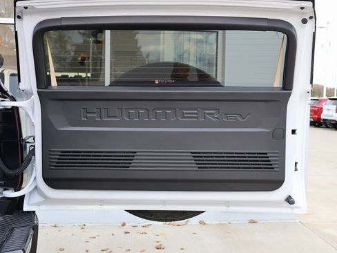 New 2025 GMC Hummer EV 2X image 39