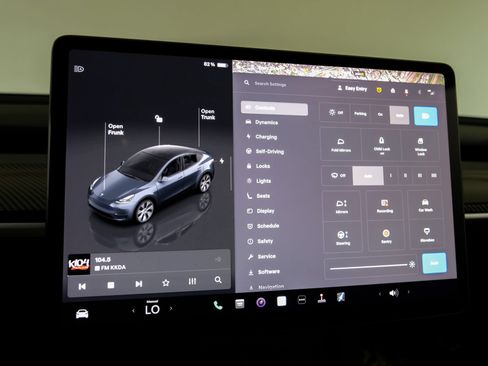 Used 2023 Tesla Model Y Long Range AWD/4WD image 30