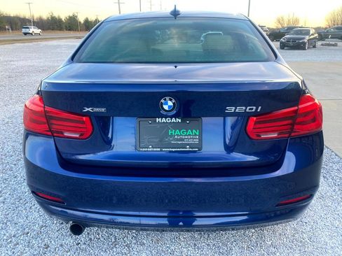 Used 2018 BMW 320i xDrive Sedan image 10