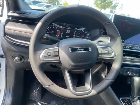 Used 2025 Jeep Compass Trailhawk w/ Trailer Tow Group image 29