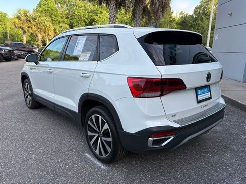 Used 2023 Volkswagen Taos SE image 3