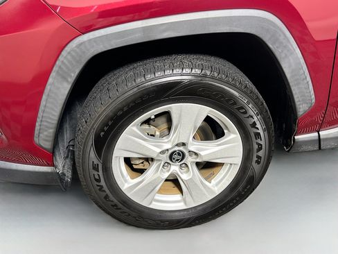 Used 2019 Toyota RAV4 XLE FWD image 13