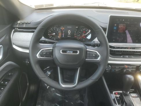 Used 2023 Jeep Compass Latitude AWD/4WD image 15
