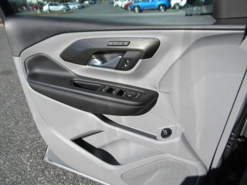 Used 2023 GMC Terrain SLT w/ LPO, Floor Liner Package image 25