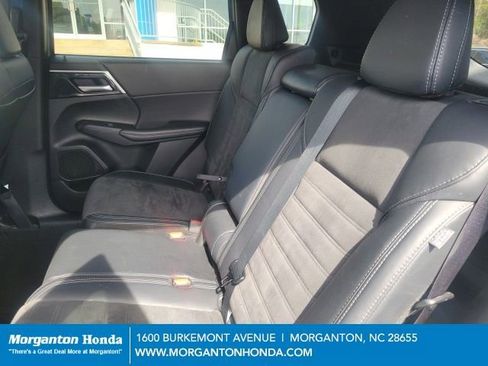 Used 2024 Mitsubishi Outlander SE Black Edition image 13