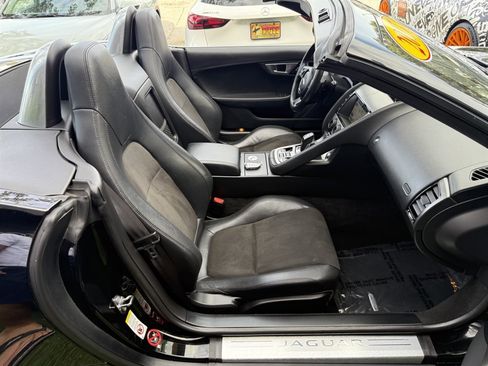 Used 2017 Jaguar F-TYPE Convertible image 19